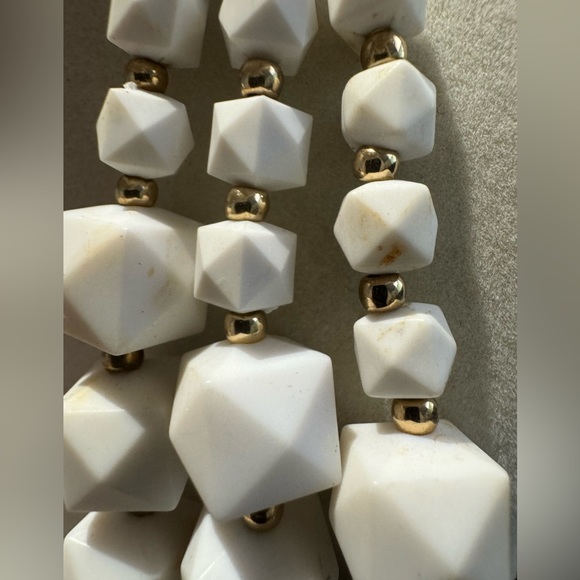 Charming Charlie White Cubed Spikes Necklace and earrings set NWT - Picture 6 of 10